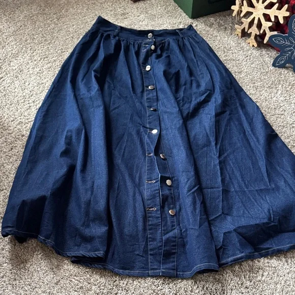 SHEIN Navy A-Line Button Skirt - Picture 1 of 4